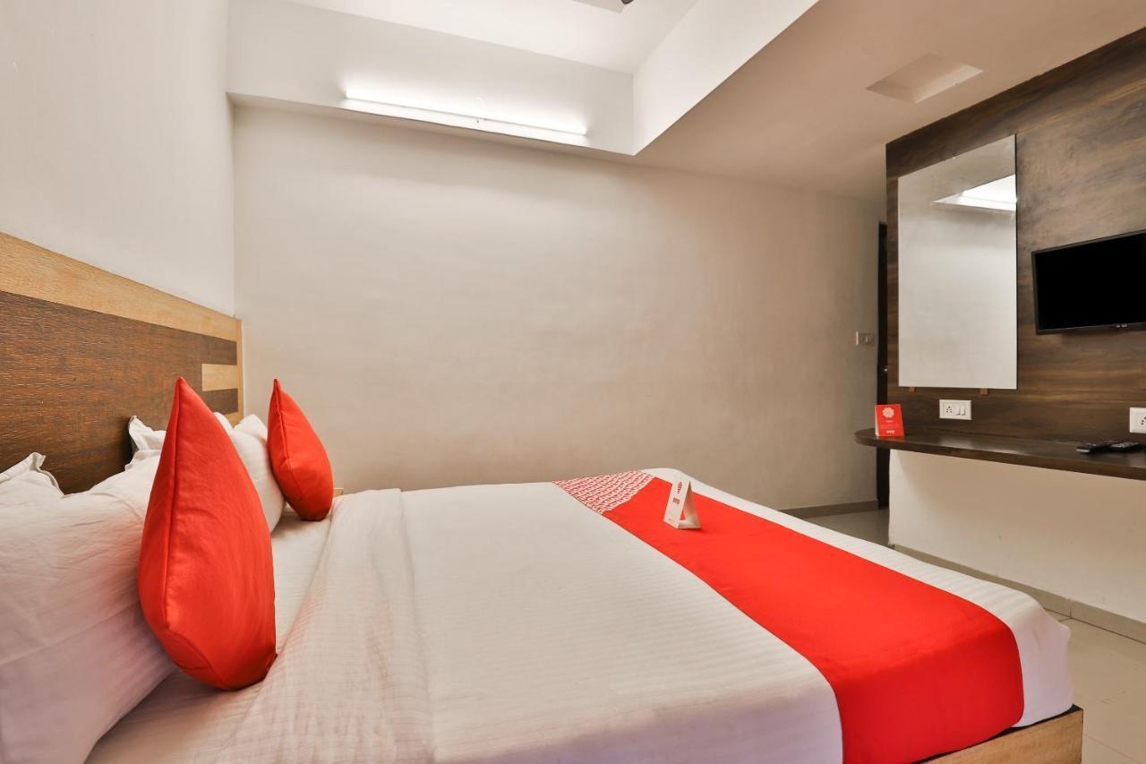 Oyo 8758 Hotel Swagatam Ahmedabad Eksteriør billede
